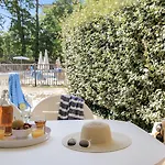 Pierre & Les Dunes Du Medoc