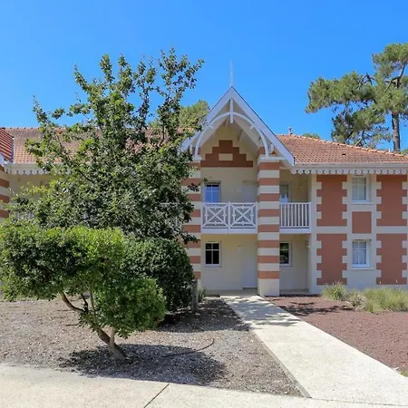 Pierre & Les Dunes Du Medoc